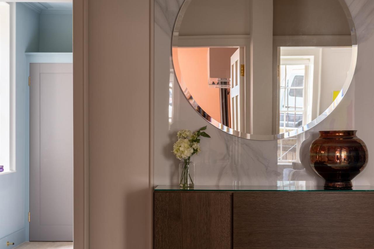 Russell House Suites Bath Exteriör bild
