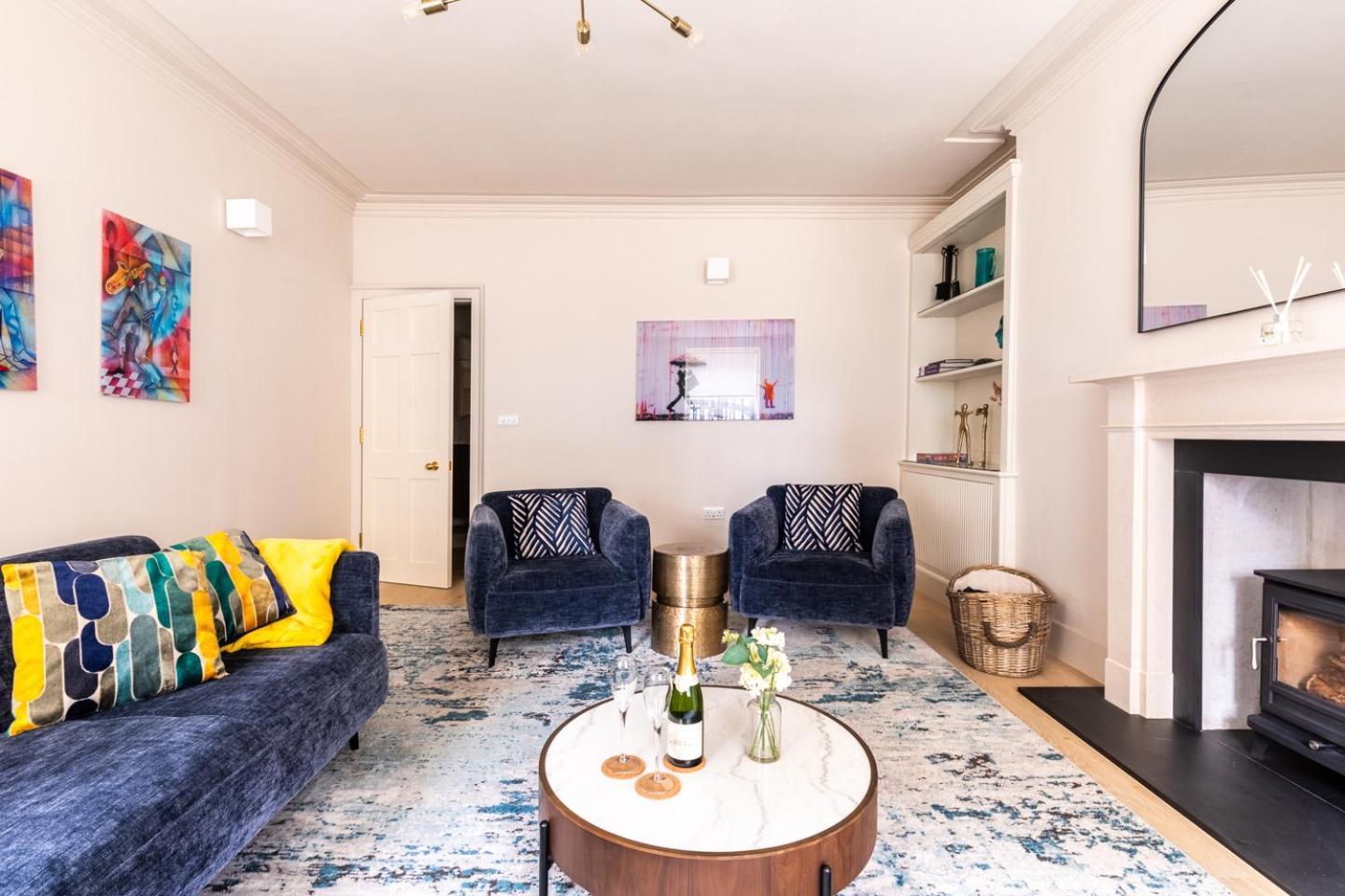 Russell House Suites Bath Exteriör bild