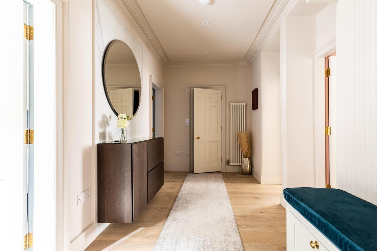Russell House Suites Bath Exteriör bild