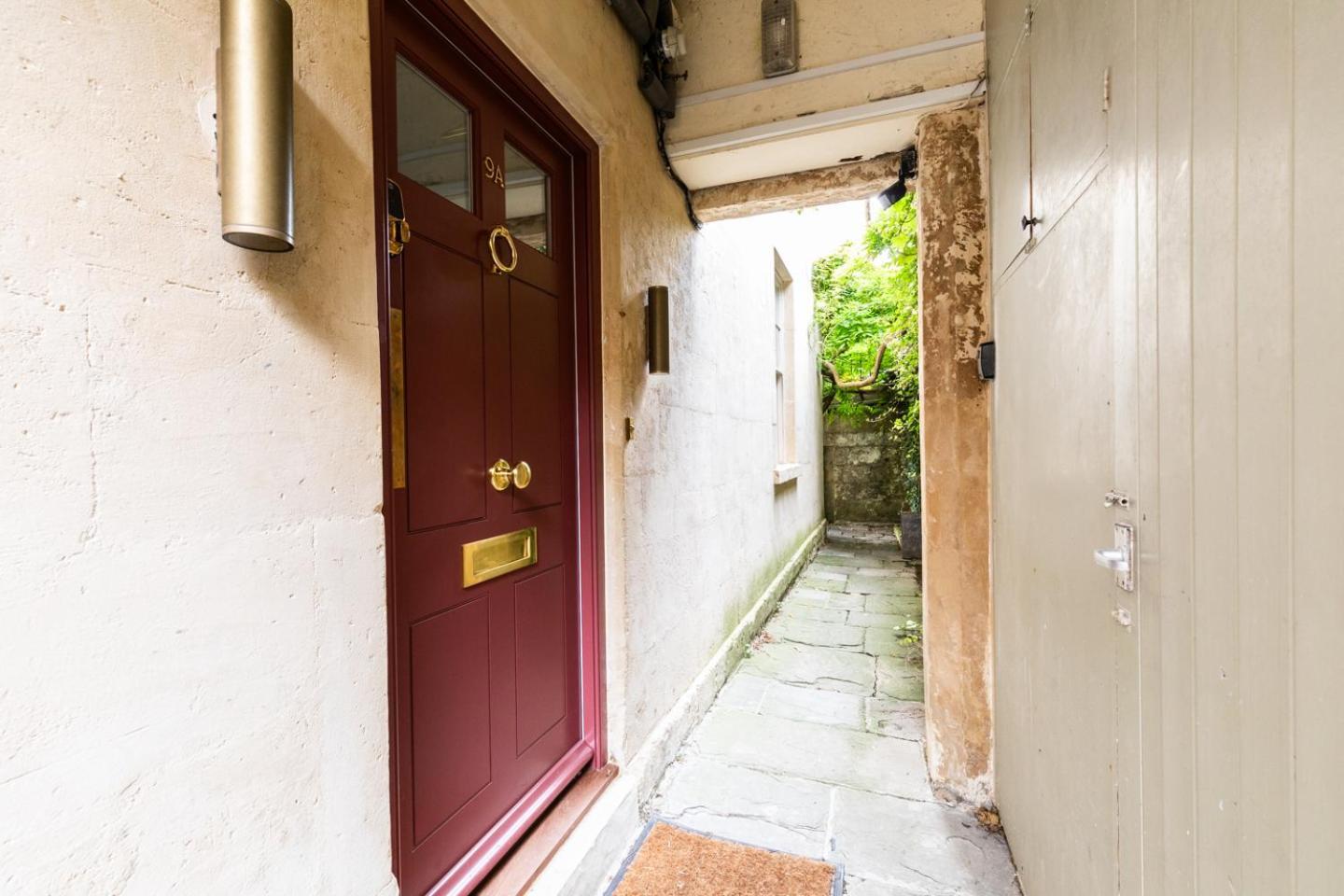 Russell House Suites Bath Exteriör bild