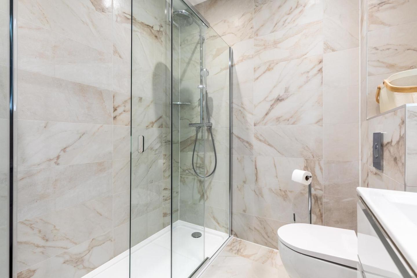 Russell House Suites Bath Exteriör bild