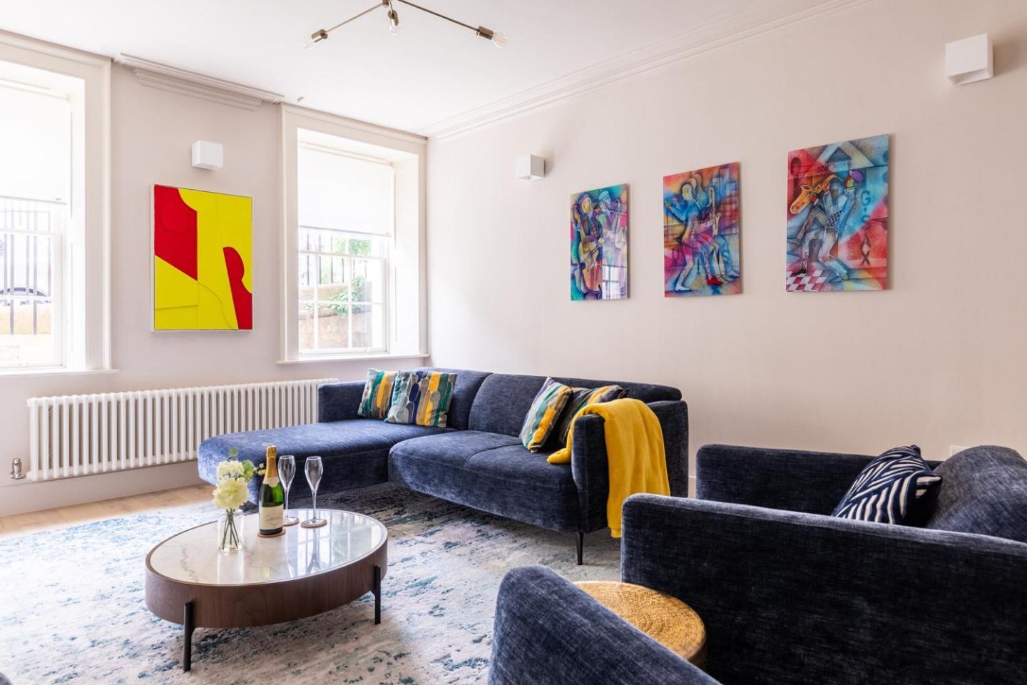 Russell House Suites Bath Exteriör bild